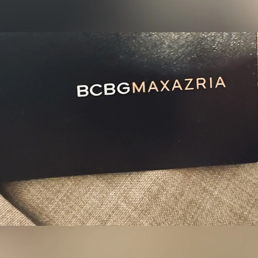 BCBGMaxAzria Elegant Black and Cream Design - Picture 2 of 16